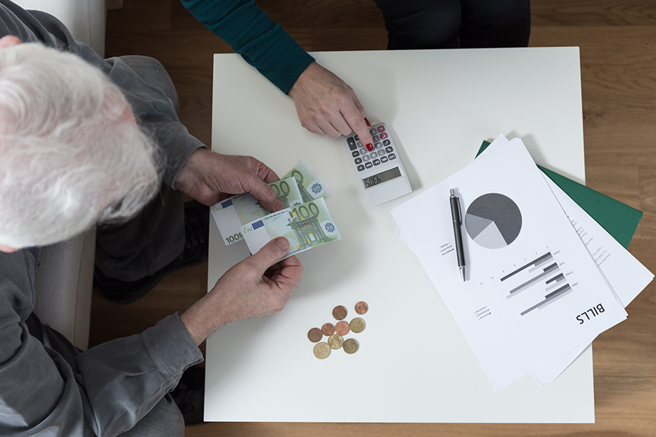 thumb talking to your parents about money