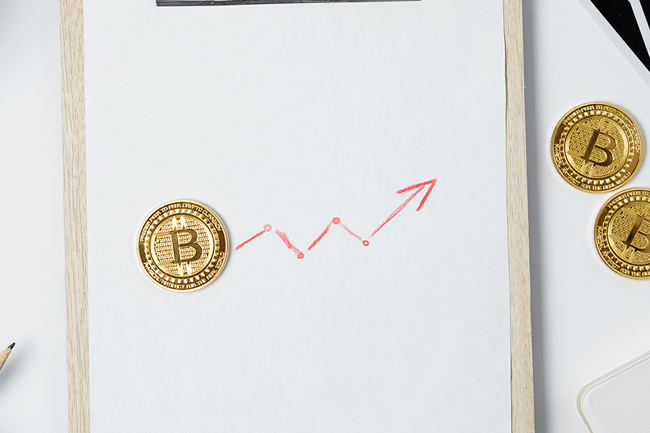 How the Collapse of the U.S. Dollar Could Fuel a Cryptocurrency Revolution