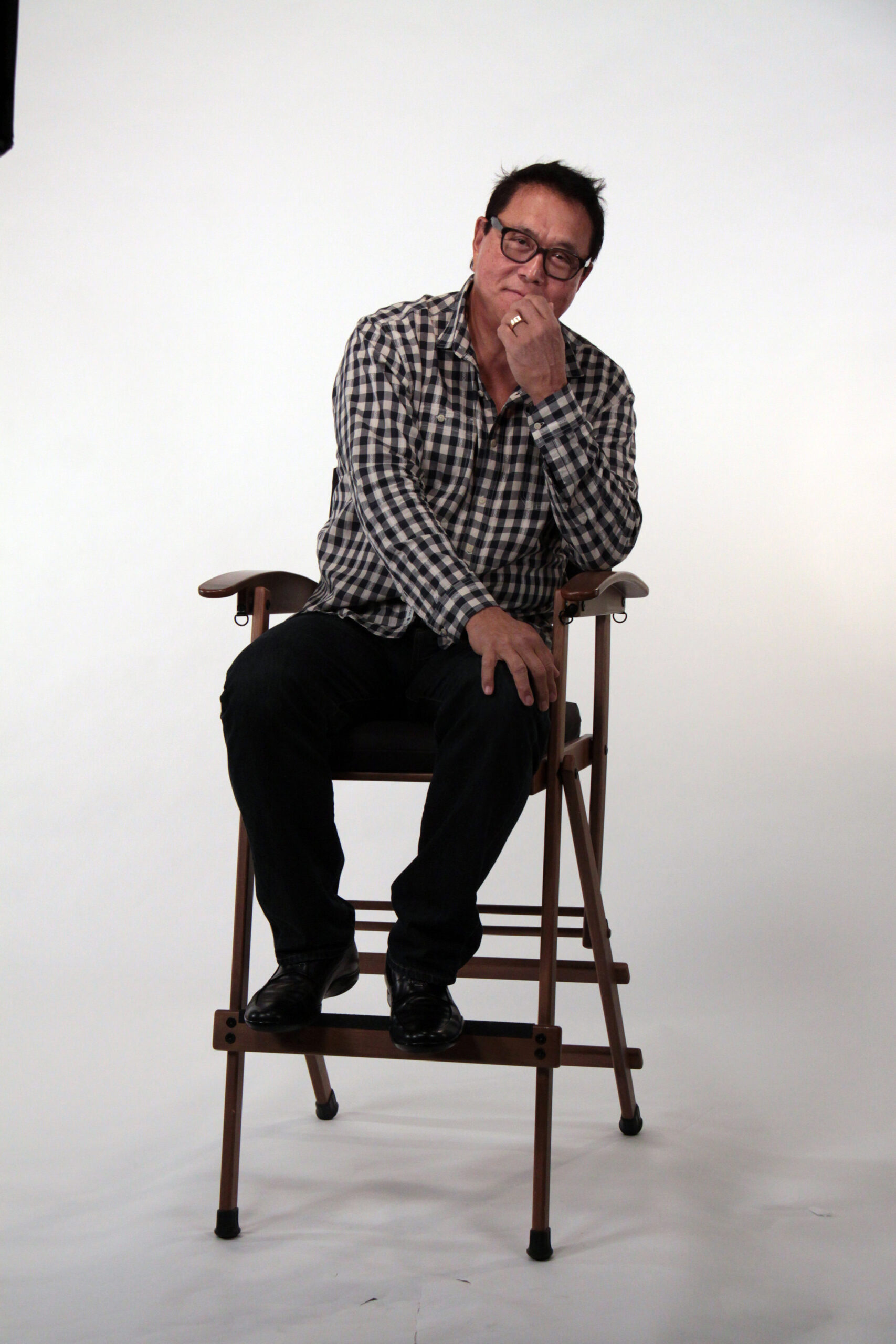 robert kiyosaki seated